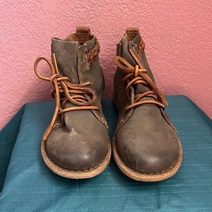 Born Temple Boots